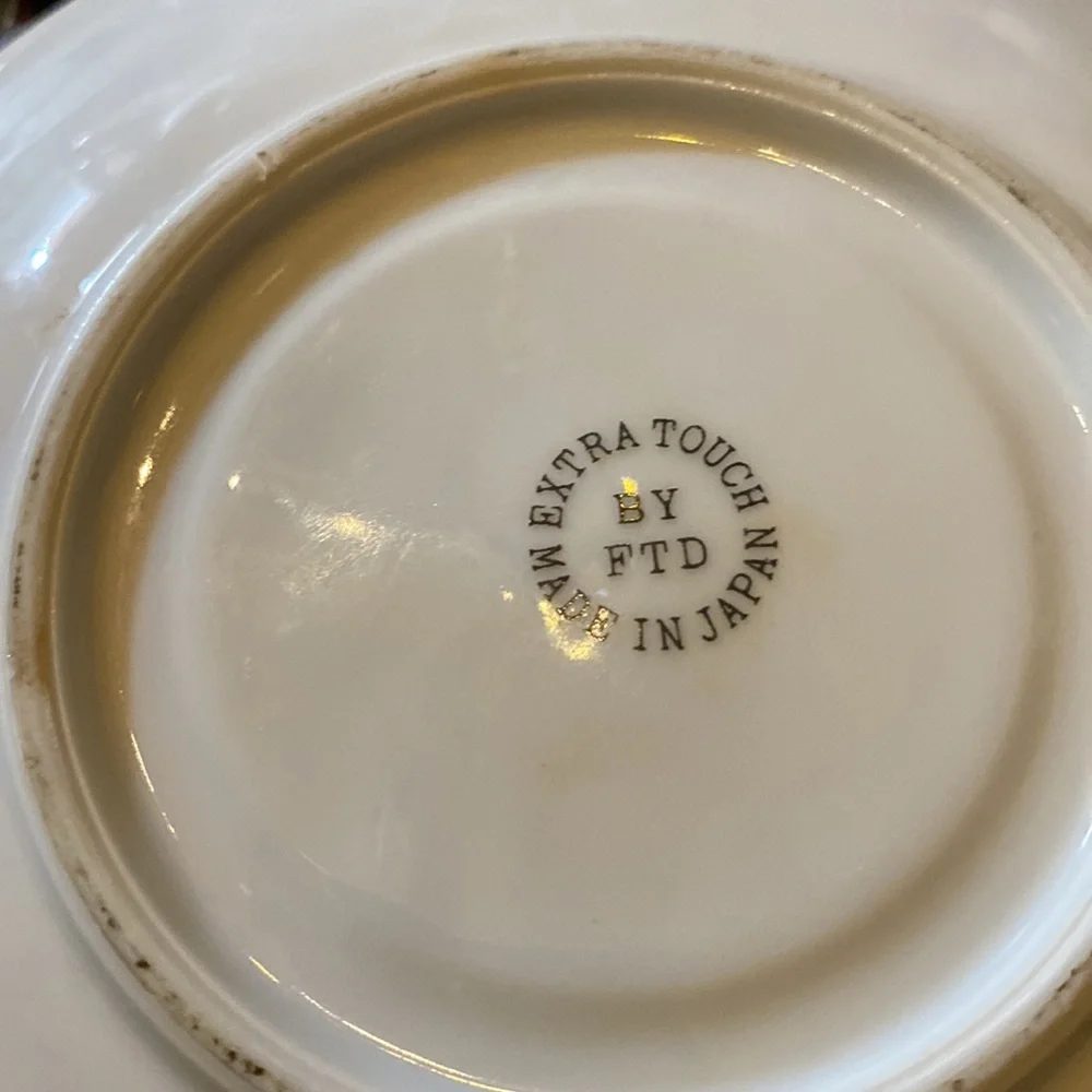 Extra Touch by FTD Collectable Teacup & Saucer Set Pink Roses w Yellow Flowers